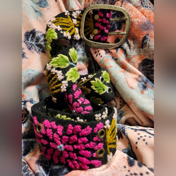 Embroidered Floral Black Belt with Pink & Green Accents main image 4